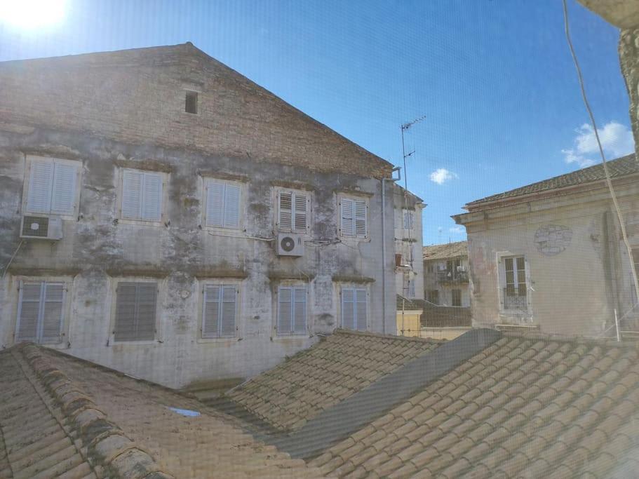 Mary'S Bright Apartment - Corfu Old Town Екстер'єр фото